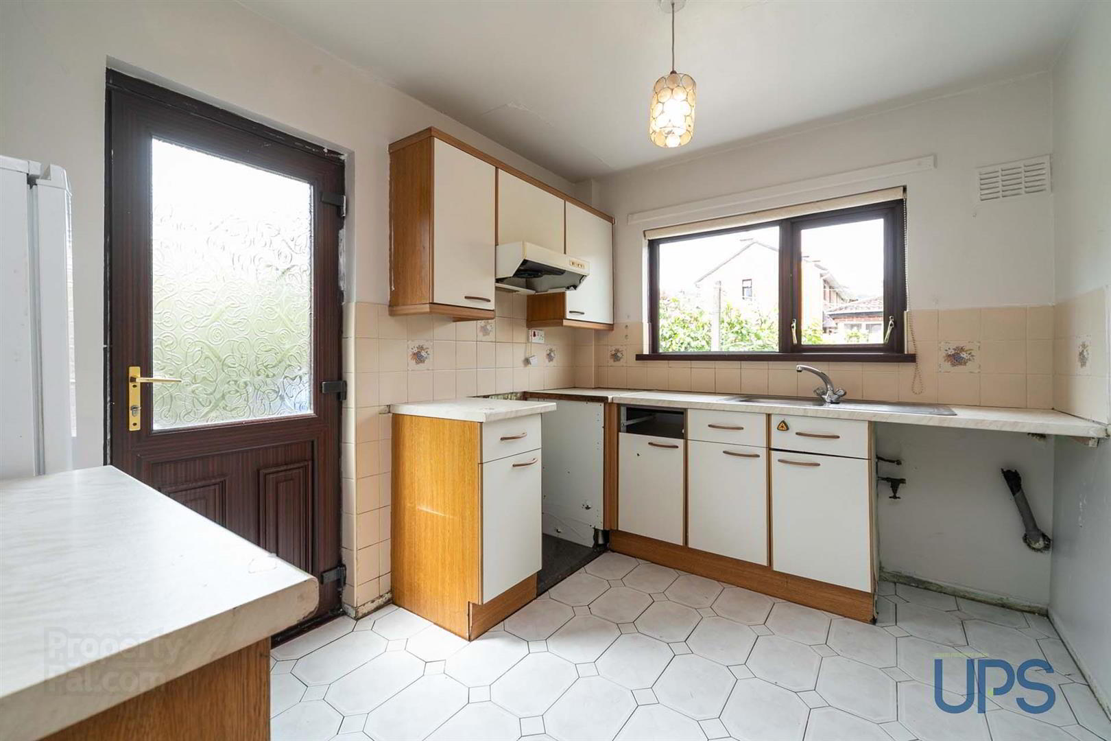 18 Andersonstown Grove 9 of 23