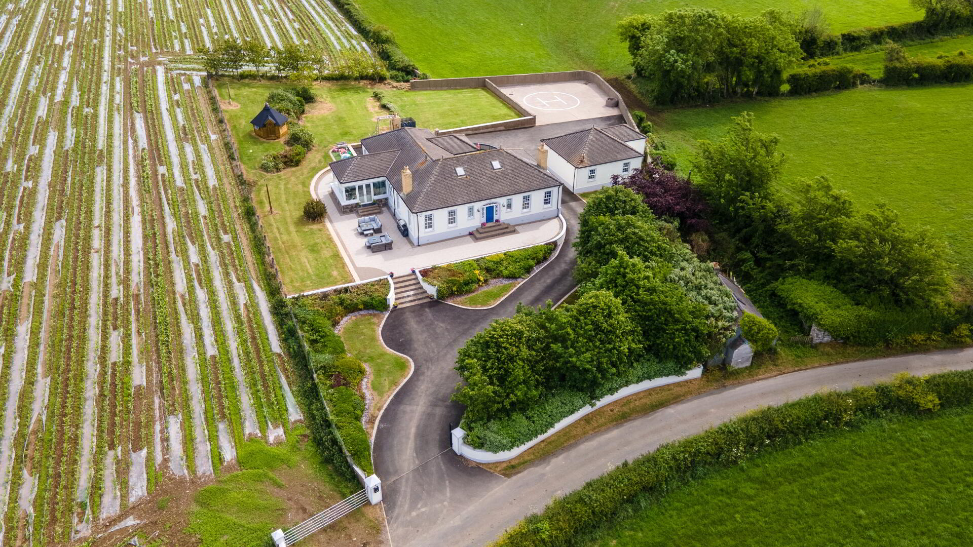 Sliabh Cuan House, 9 Mountain Road 2 of 37