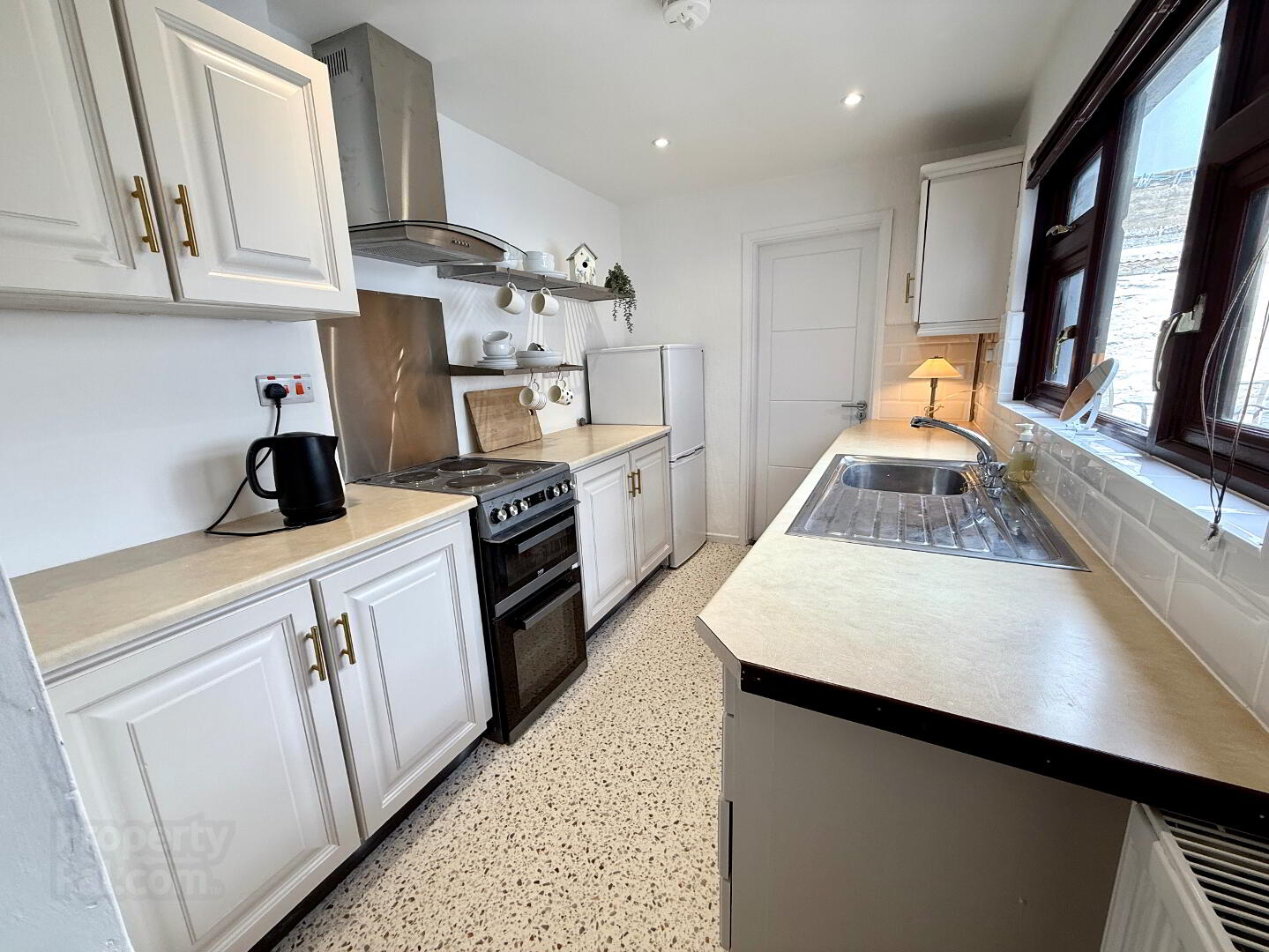 51 Violet Street 17 of 32
