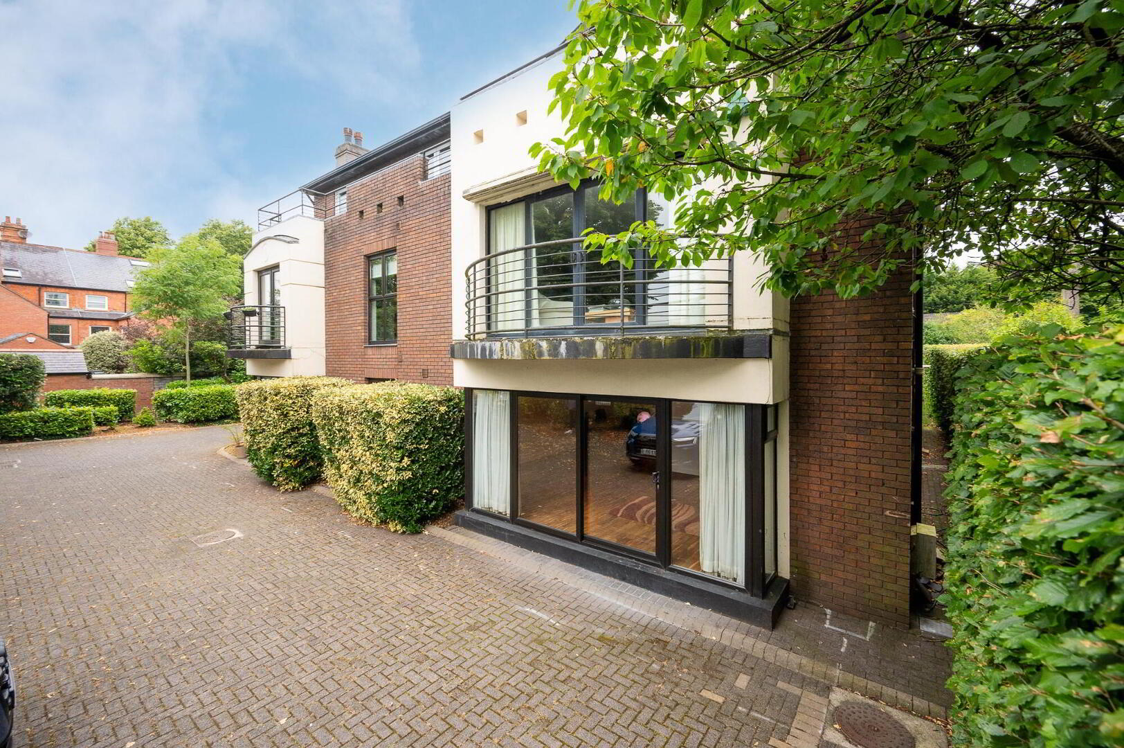 property description image
