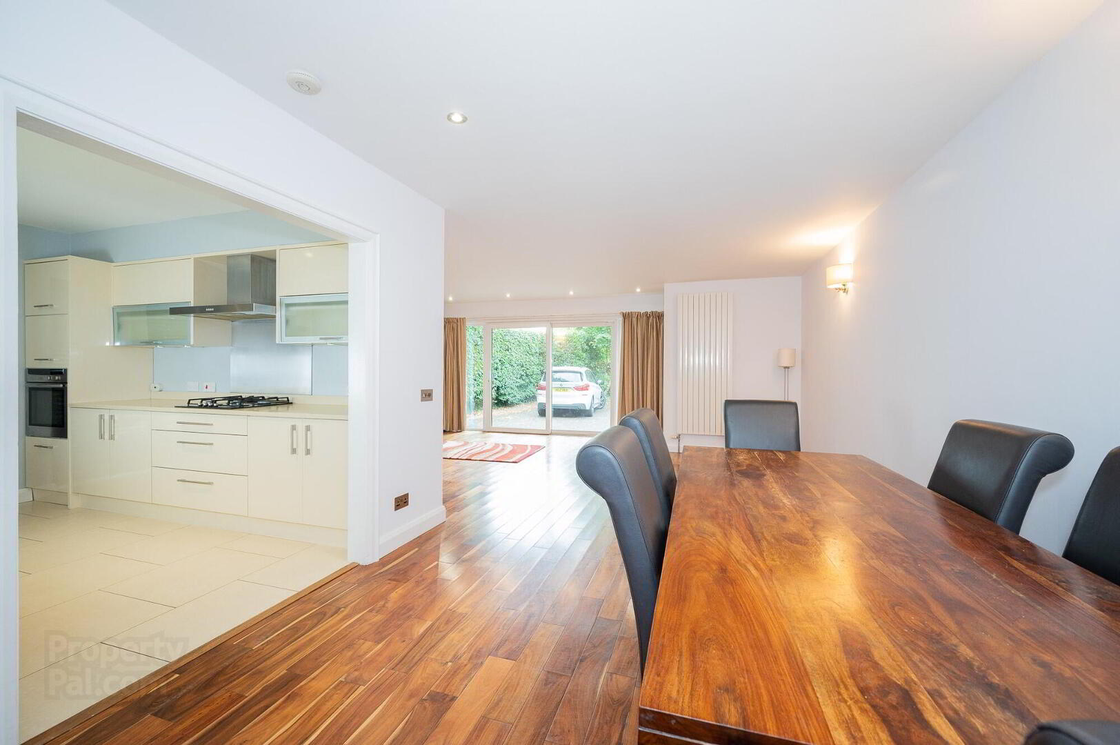 Apt 3 Balmoral Manor, 78 Balmoral Avenue 5 of 20