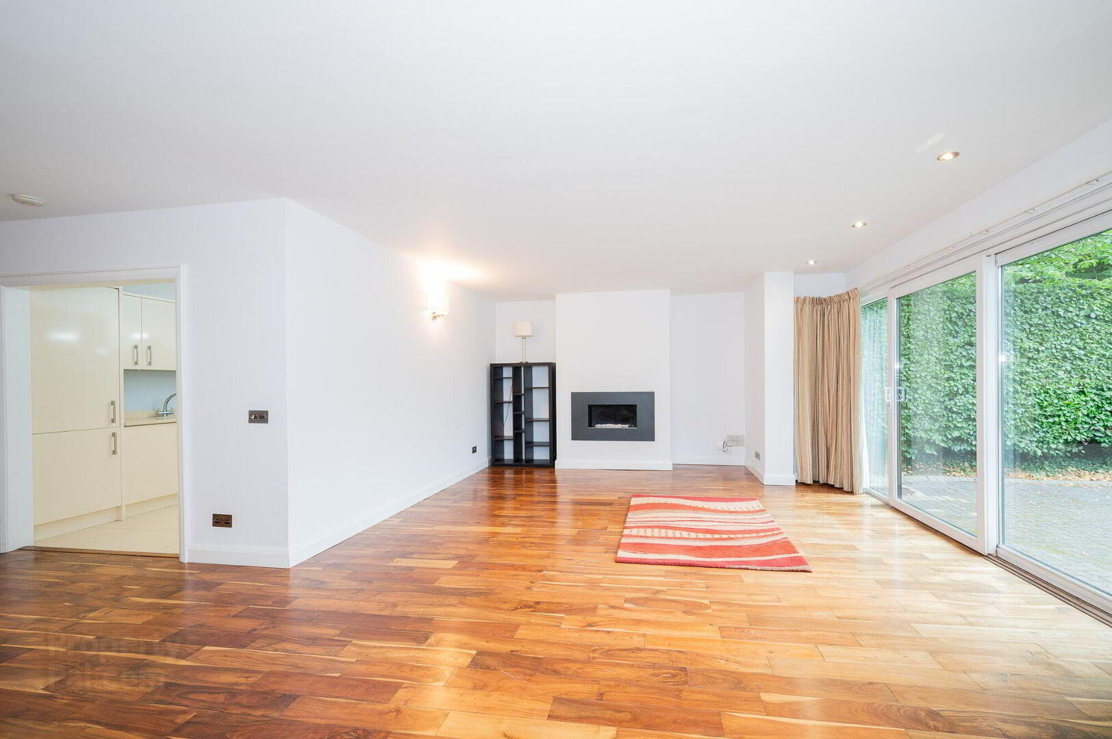 Apt 3 Balmoral Manor, 78 Balmoral Avenue 6 of 20