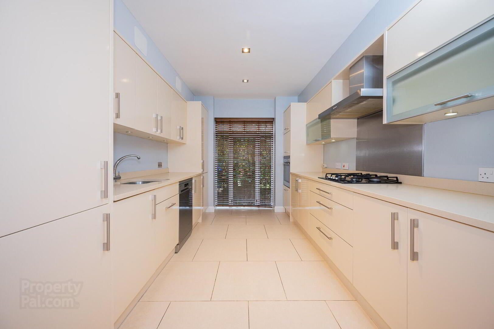 Apt 3 Balmoral Manor, 78 Balmoral Avenue 9 of 20
