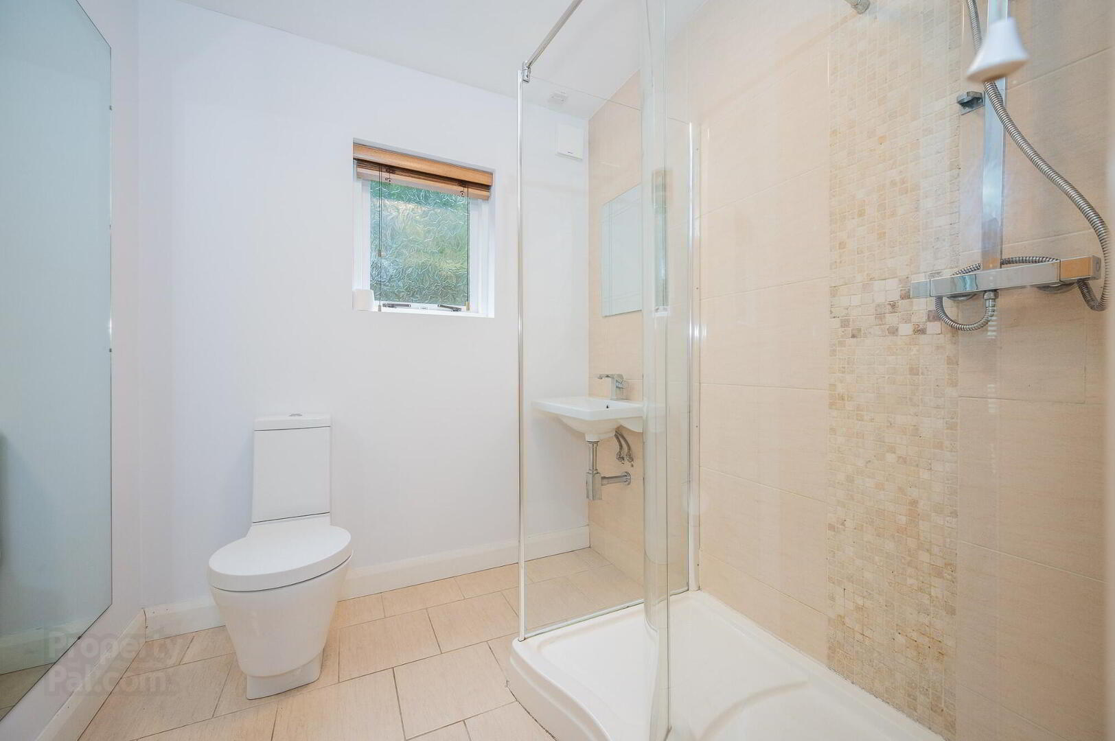 Apt 3 Balmoral Manor, 78 Balmoral Avenue 14 of 20