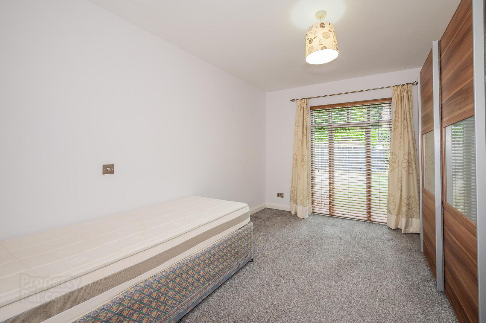 Apt 3 Balmoral Manor, 78 Balmoral Avenue 15 of 20