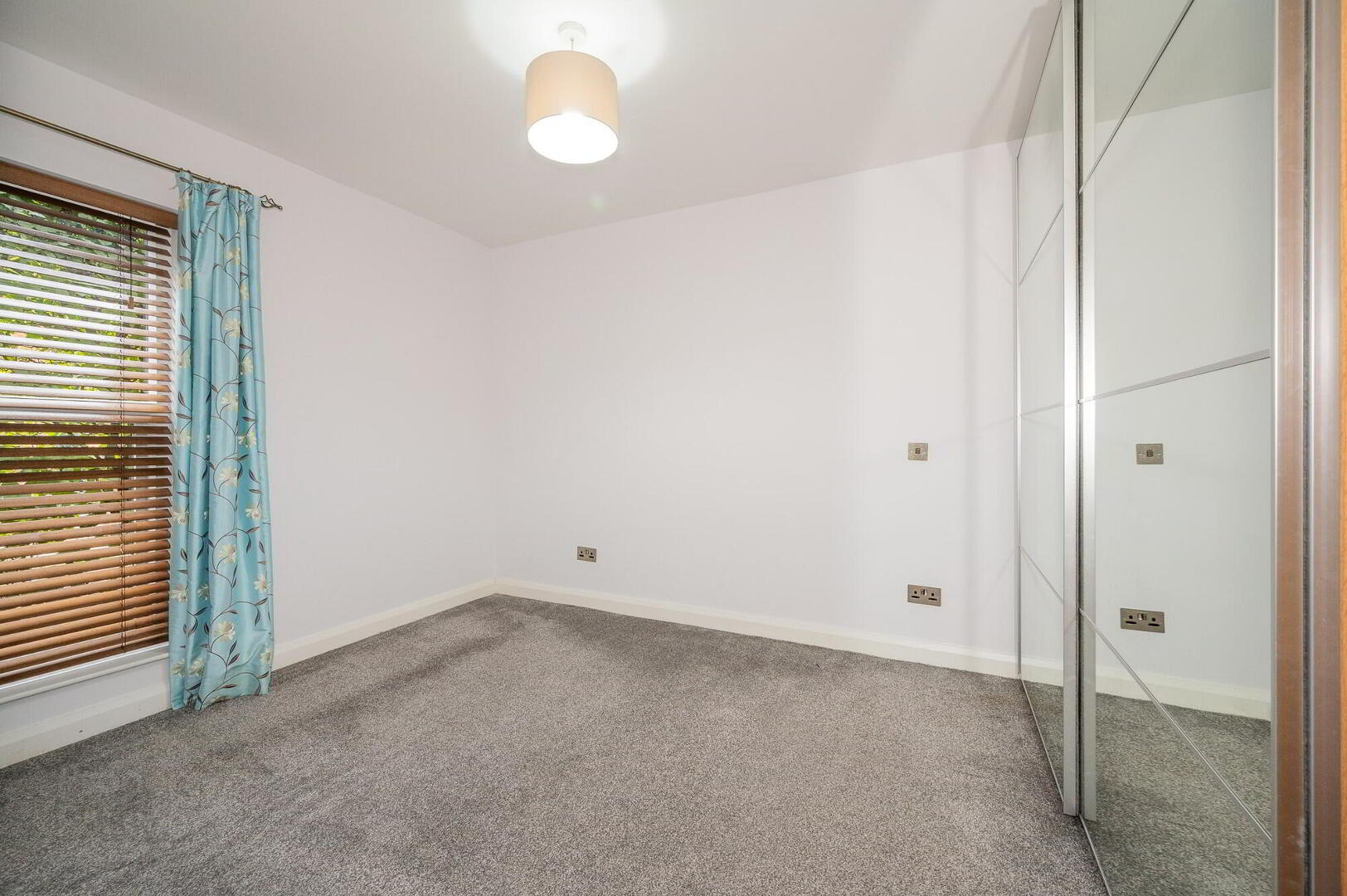 Apt 3 Balmoral Manor, 78 Balmoral Avenue 17 of 20