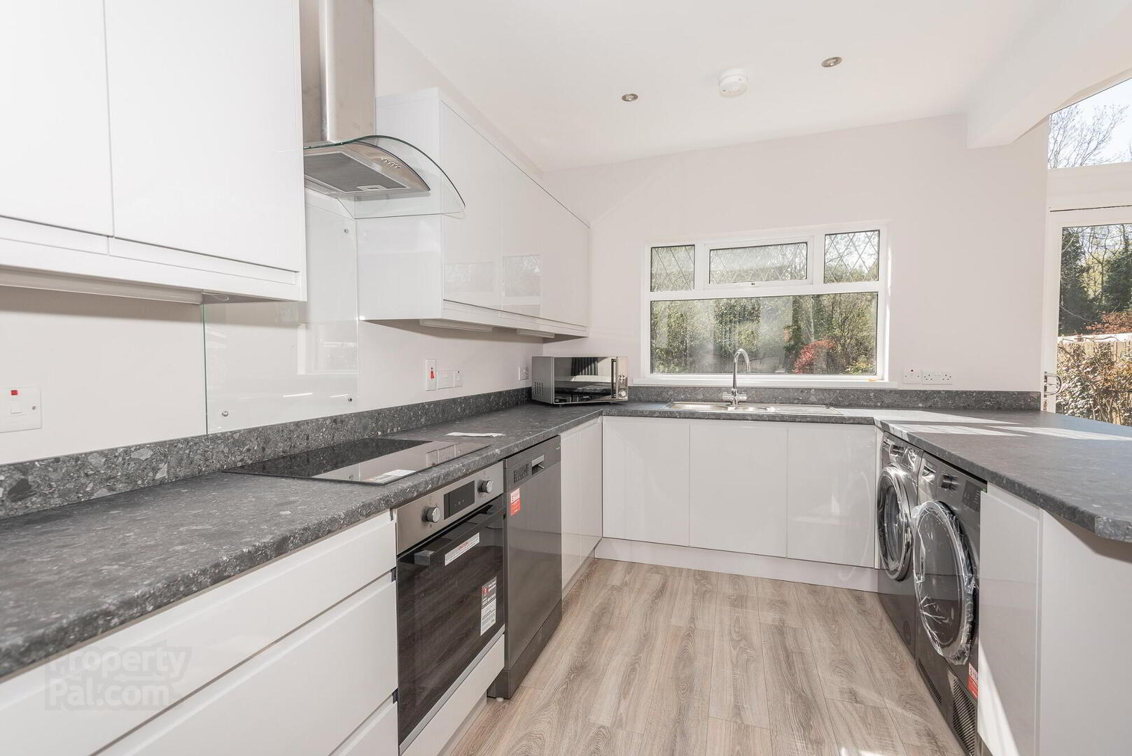46 Upper Lisburn Road 7 of 15