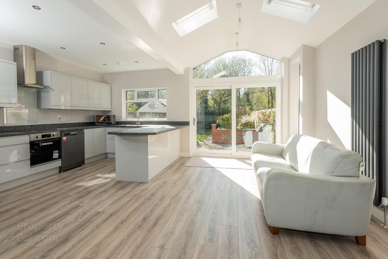 46 Upper Lisburn Road 5 of 15