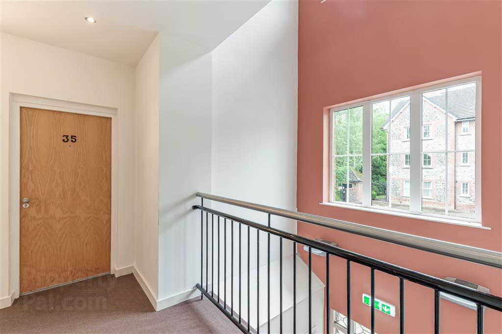 Apt 35, Lagmore Glen 4 of 21