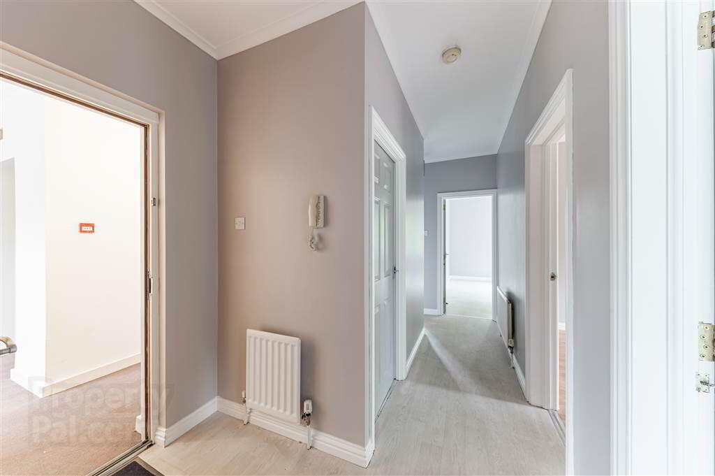 Apt 35, Lagmore Glen 5 of 21
