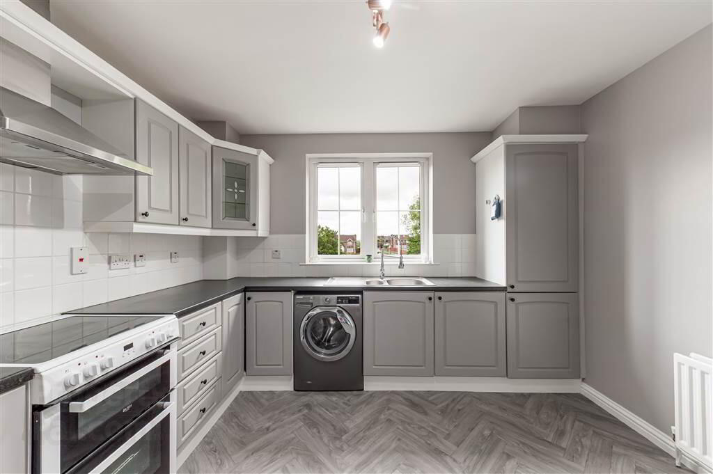 Apt 35, Lagmore Glen 12 of 21