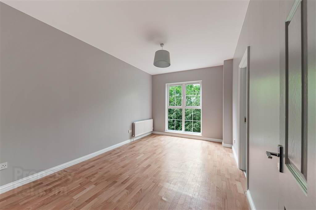 Apt 35, Lagmore Glen 15 of 21