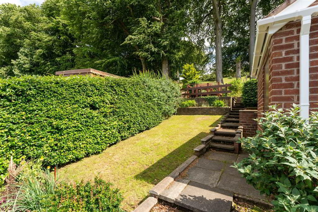 40 Beechgrove Avenue 20 of 24