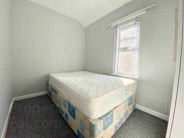 2, 33 Sandhurst Drive 7 of 9