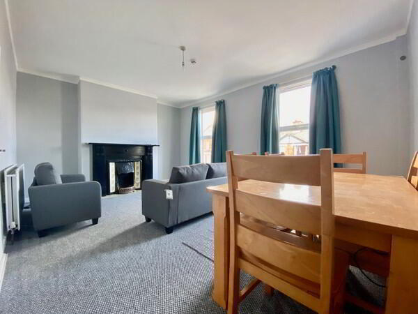2, 33 Sandhurst Drive 4 of 9