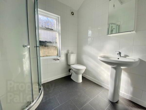 2, 33 Sandhurst Drive 8 of 9