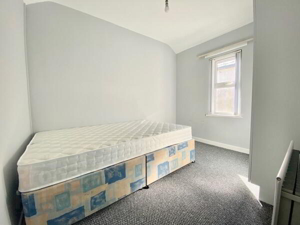 2, 33 Sandhurst Drive 6 of 9