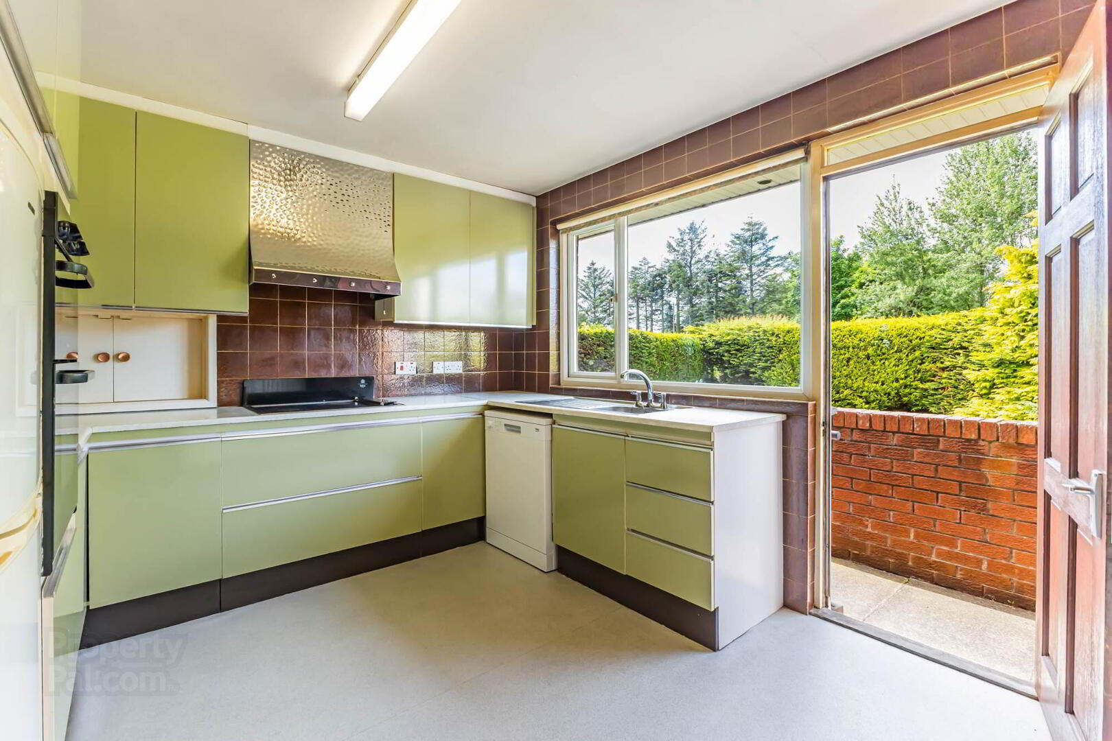 4 Coniston Road 10 of 24