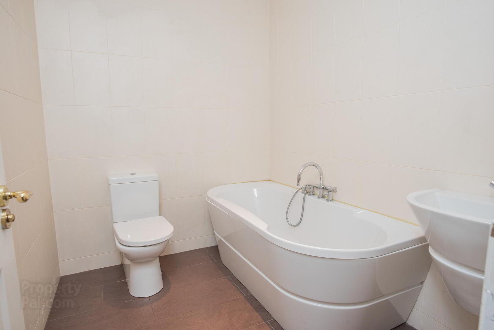 Apt 12 Myrtlefield Manor, 1 Myrtlefield Park 14 of 15