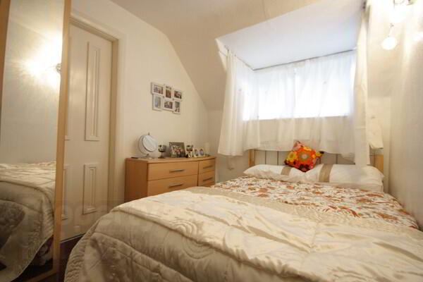 4, 25 Notting Hill 5 of 10