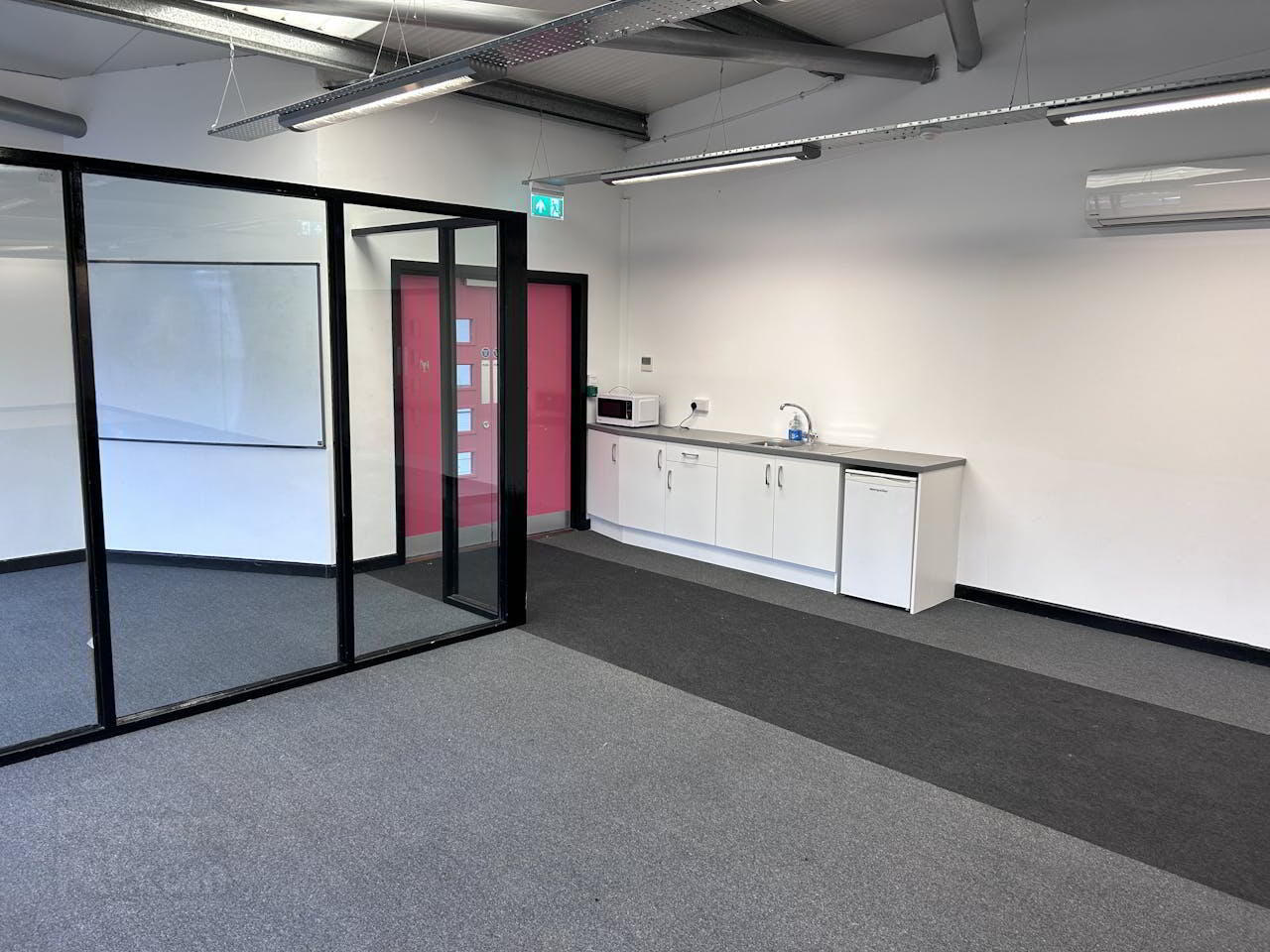 1st Floor, 8 Enterprise Crescent 4 of 4