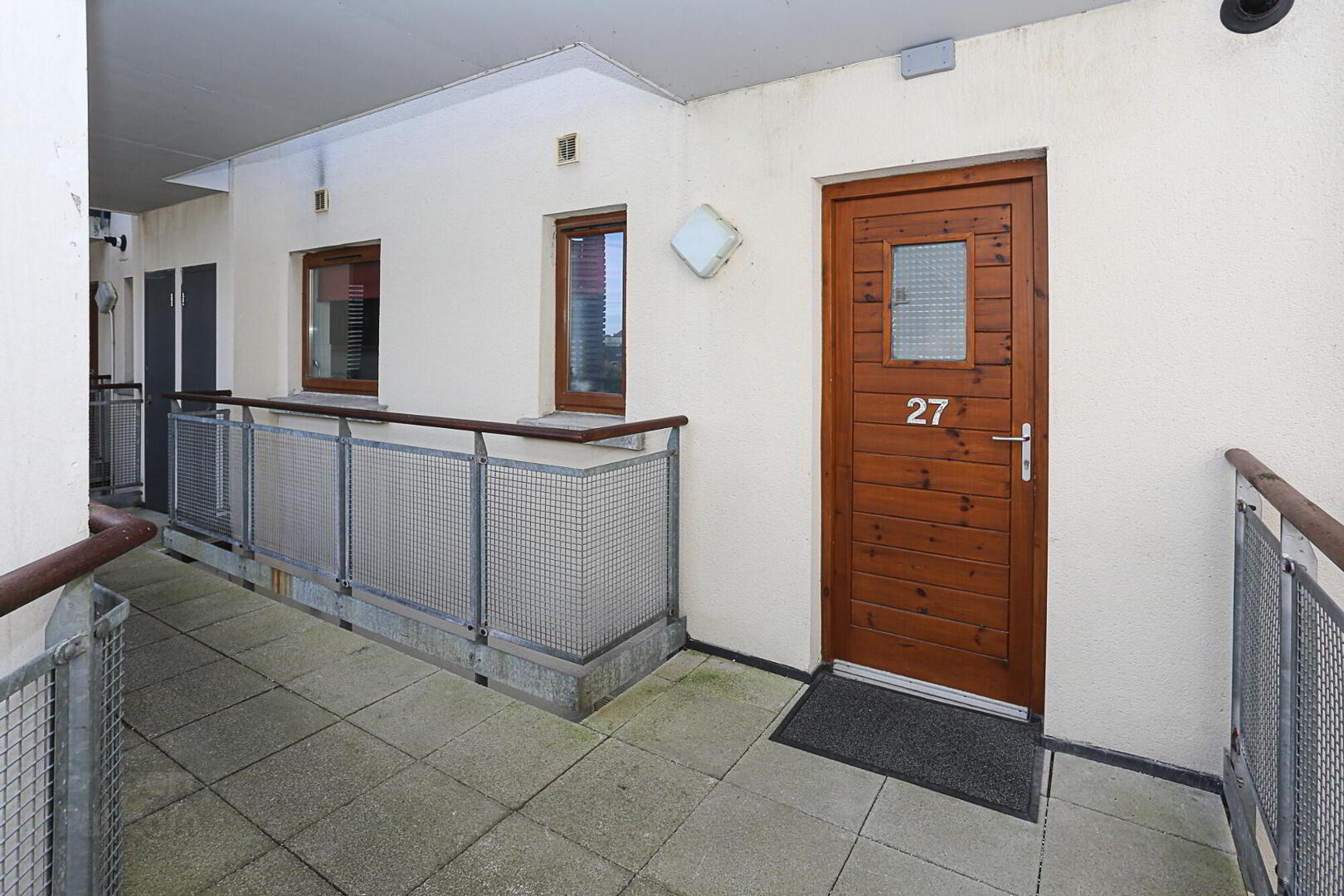 27 Shaftesbury Drive 3 of 16