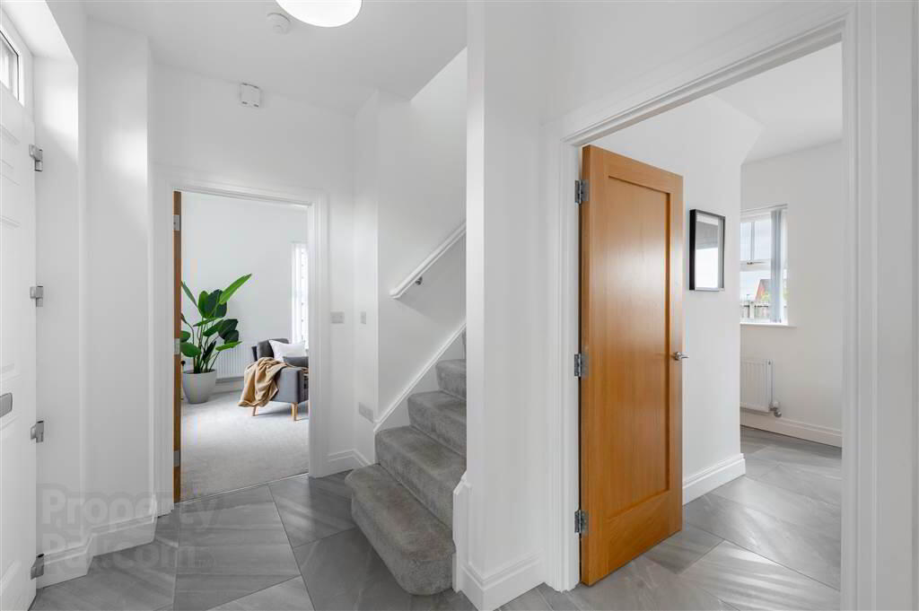 33 Castlegowan Place 7 of 48