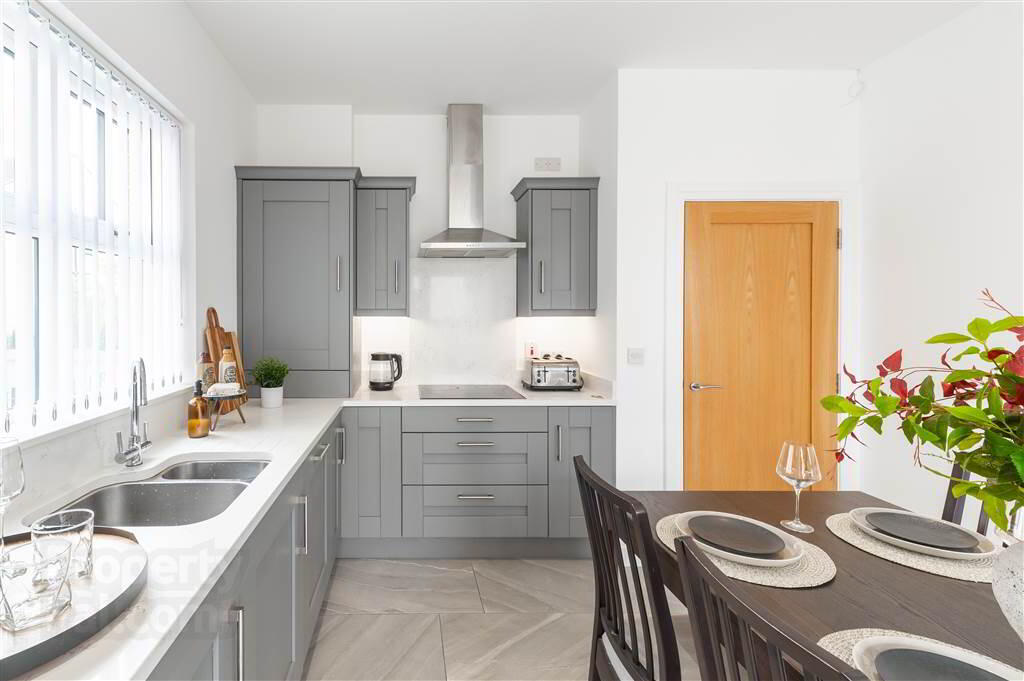 33 Castlegowan Place 19 of 48