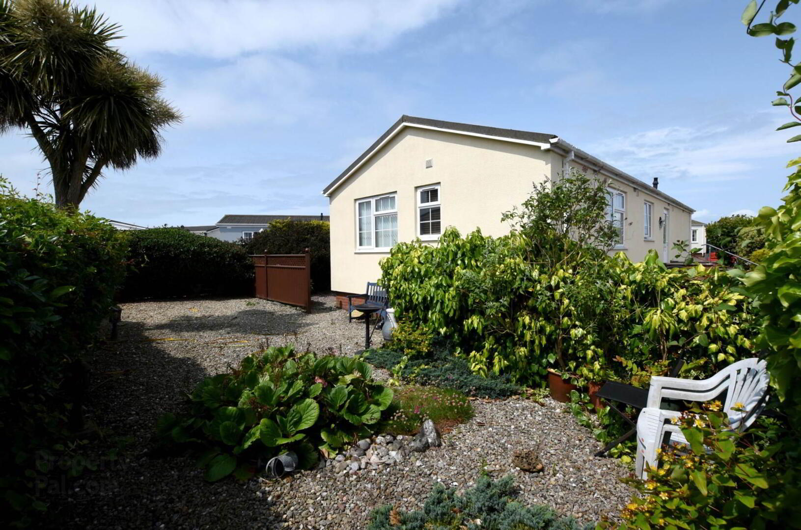 9 Kingfisher Way 3 of 22