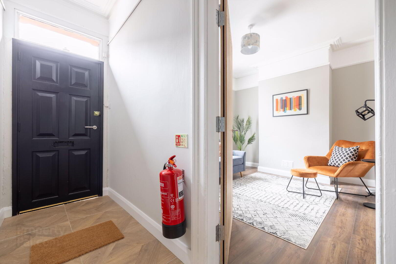 Room 4, 24 Windsor Avenue 6 of 41