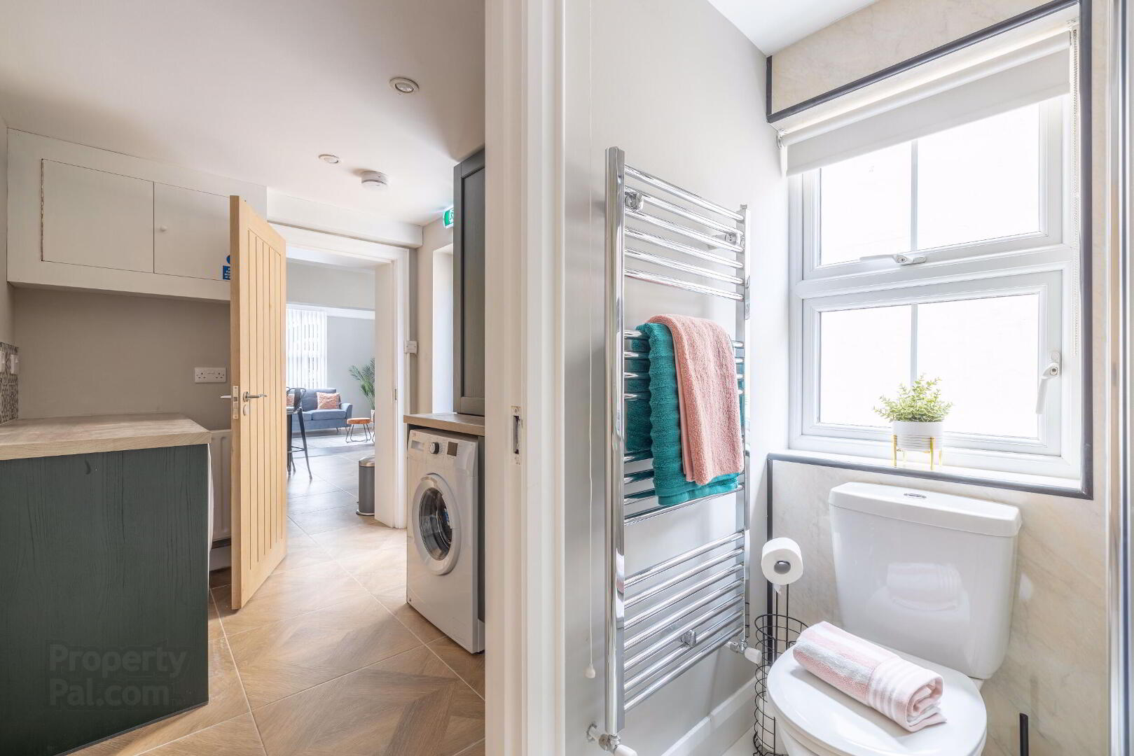 Room 4, 24 Windsor Avenue 18 of 41