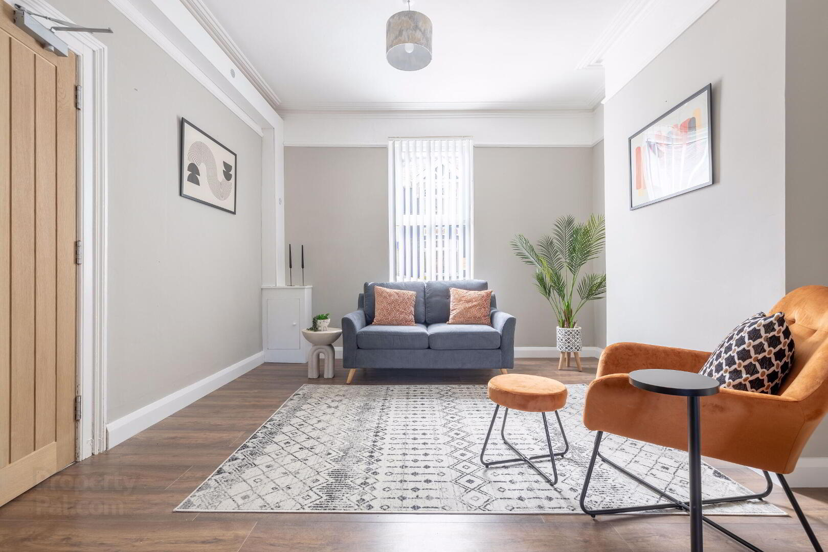 Room 4, 24 Windsor Avenue 9 of 41