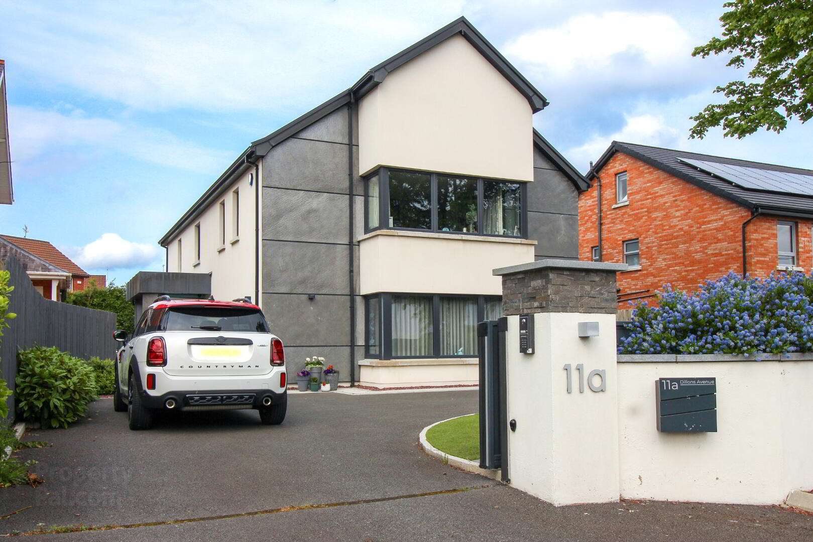 11a Dillons Avenue 1 of 52