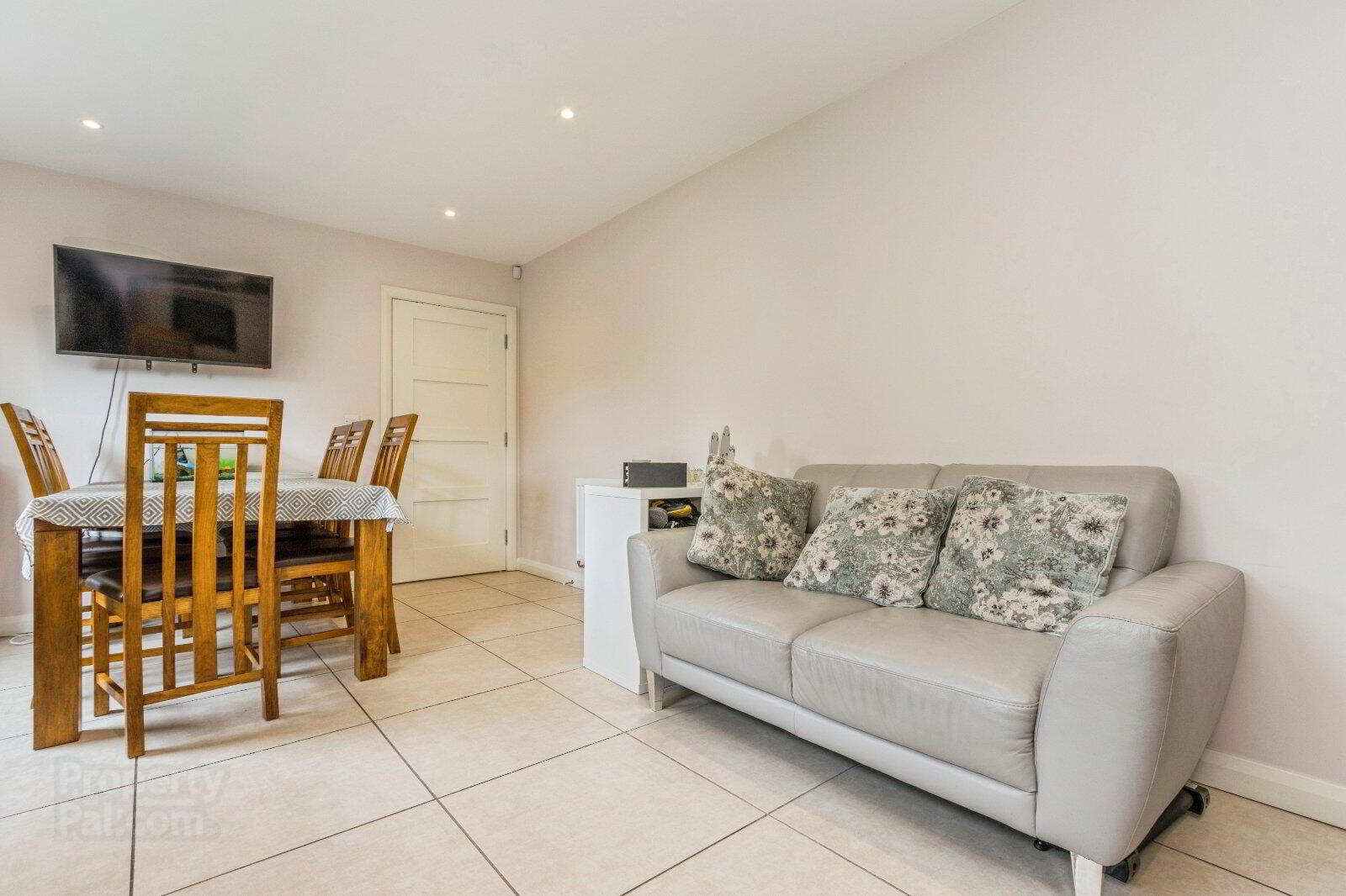 3 Ashfield Hall 6 of 20