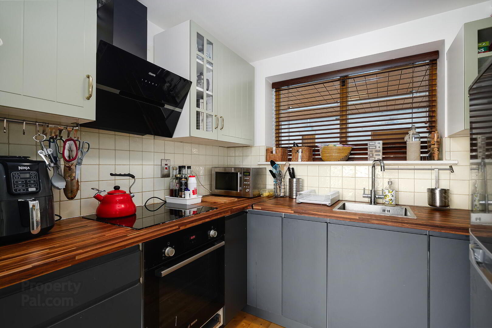 220 Neptune House 8 of 19