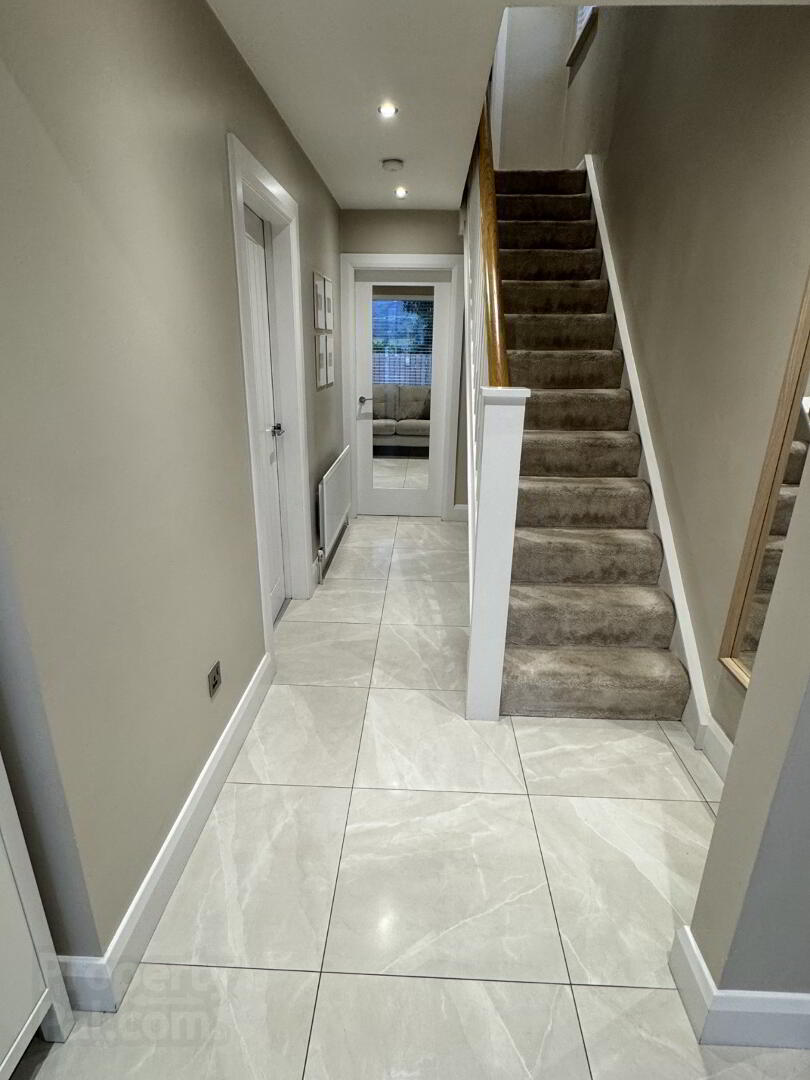 5 Lisieux Court 3 of 17