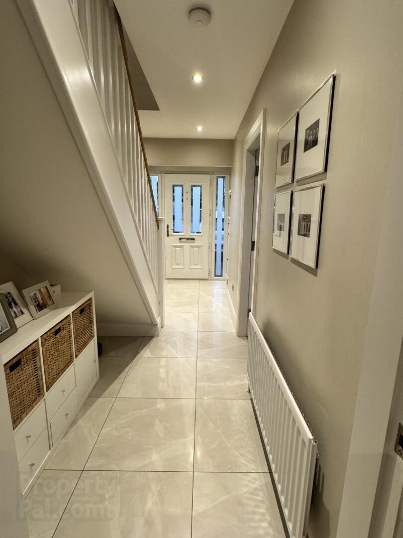 5 Lisieux Court 4 of 17