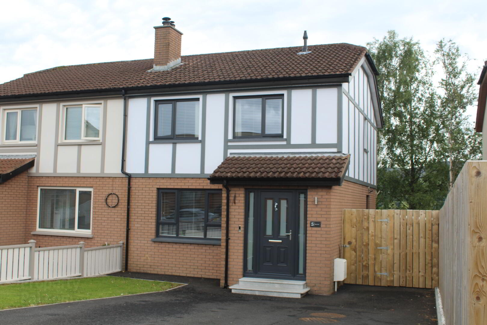 5 Lisieux Court 1 of 17