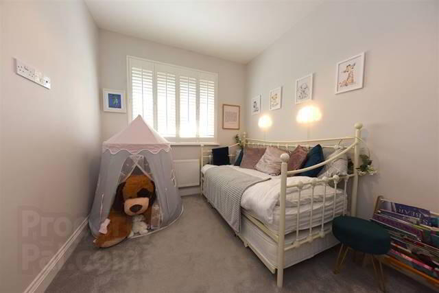 12 Ring Finnan Avenue 70 of 78