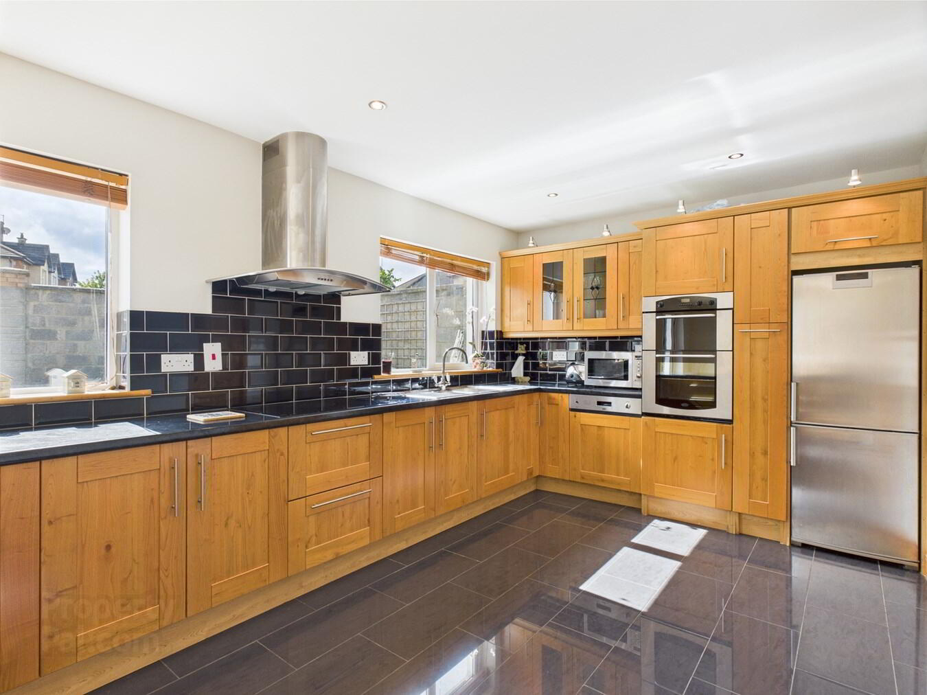 69 Glenside 14 of 40
