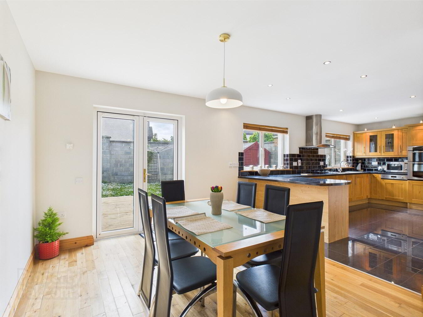 69 Glenside 12 of 40