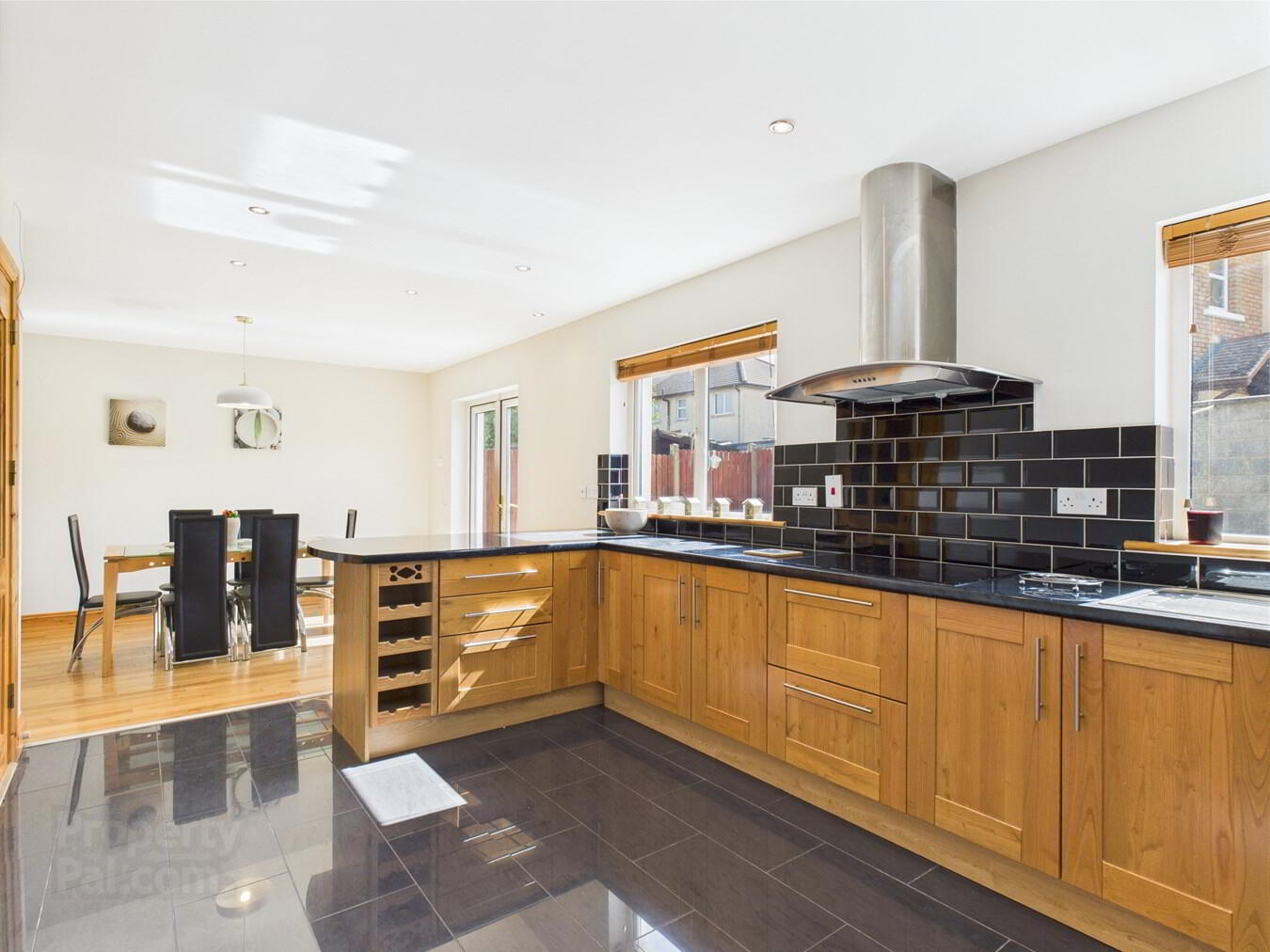 69 Glenside 16 of 40
