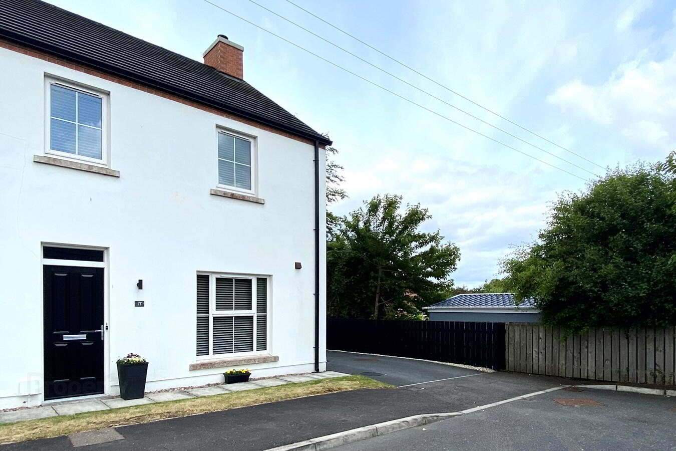 17 Bowens Mews 1 of 14