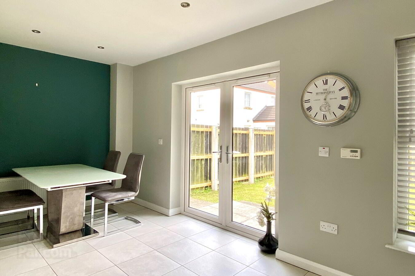 17 Bowens Mews 8 of 14