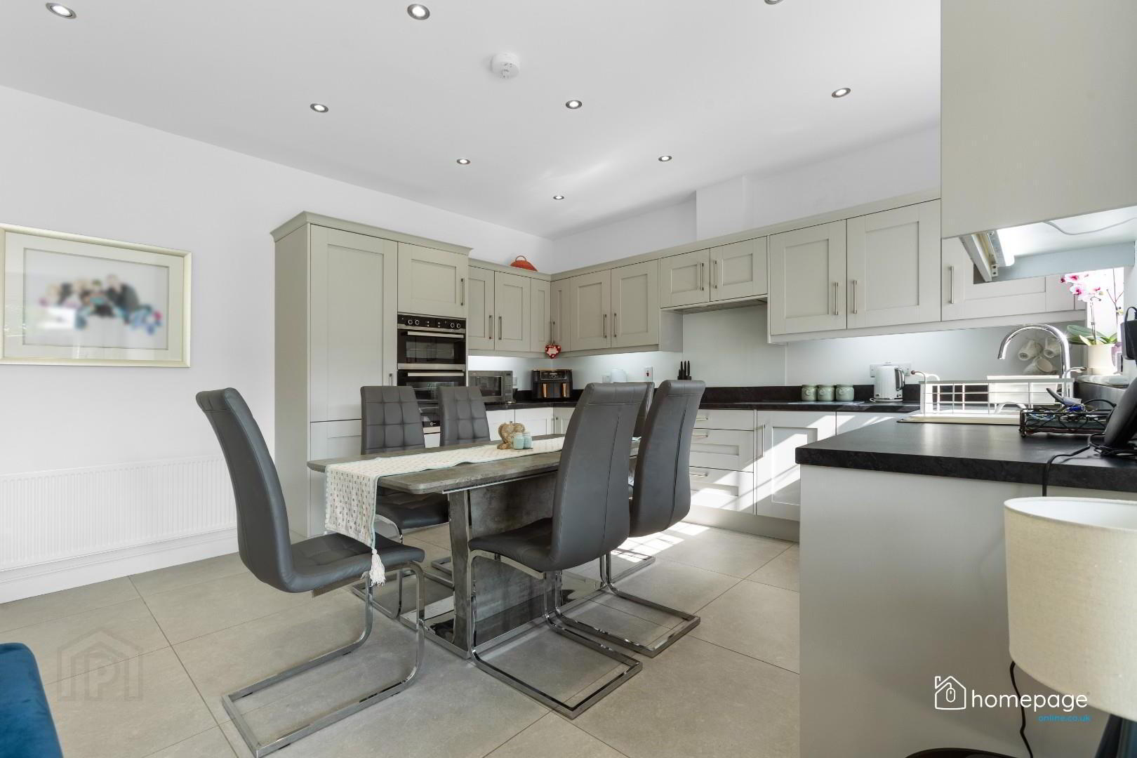 20 Clooney Mews 9 of 25