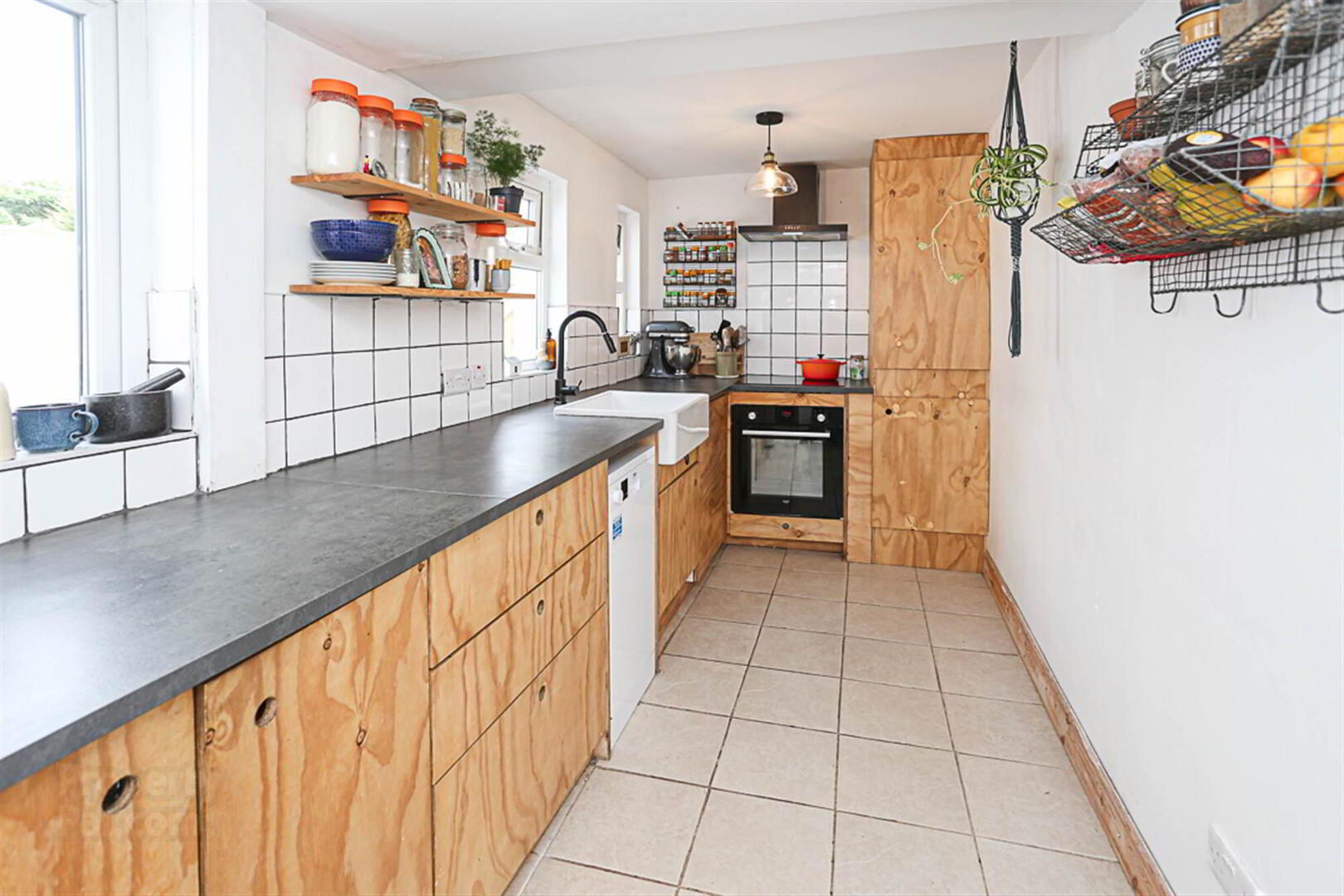 51 Railwayview Street 7 of 16