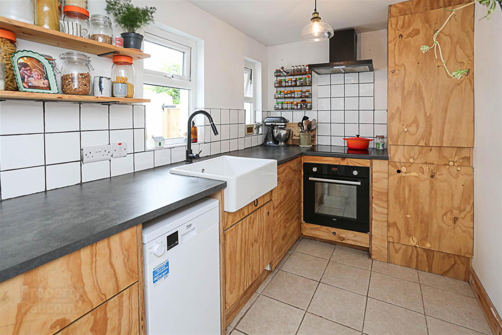 51 Railwayview Street 8 of 16