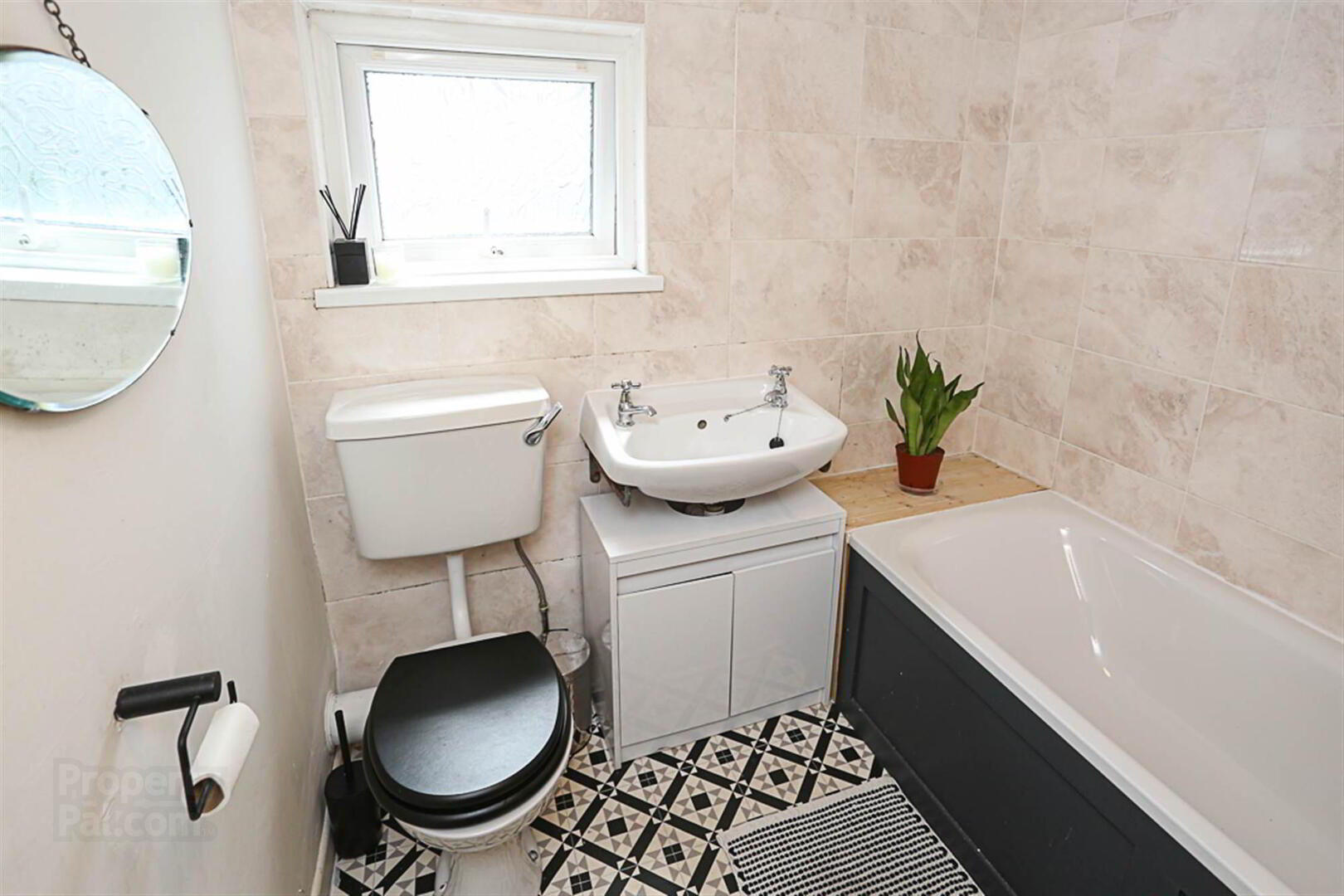 51 Railwayview Street 10 of 16