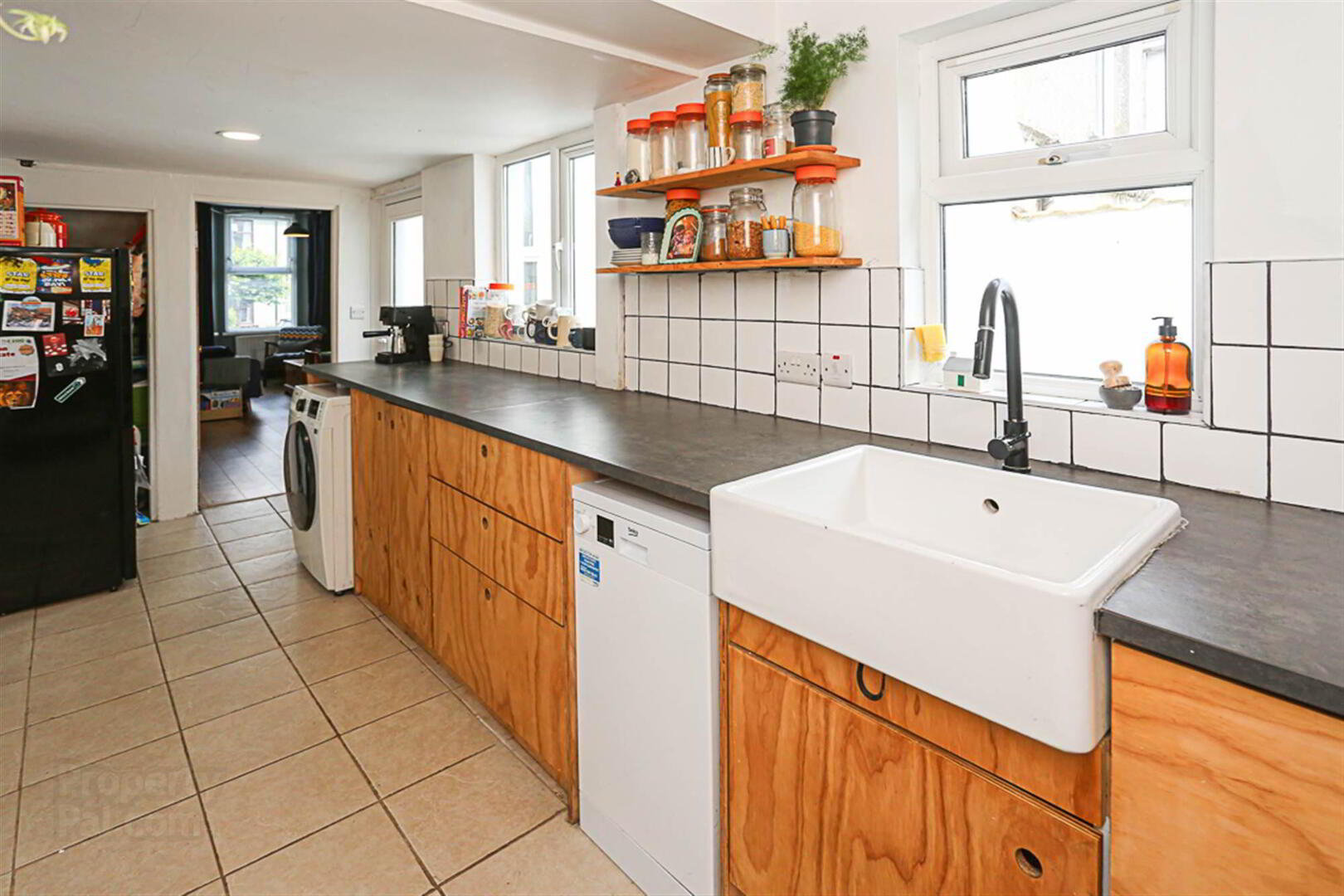 51 Railwayview Street 9 of 16