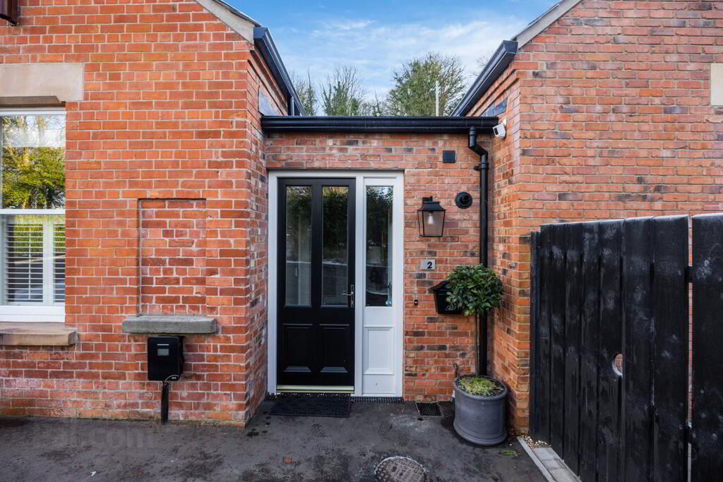 South Gate Lodge, 2 Lady Ishbel Boulevard 3 of 29